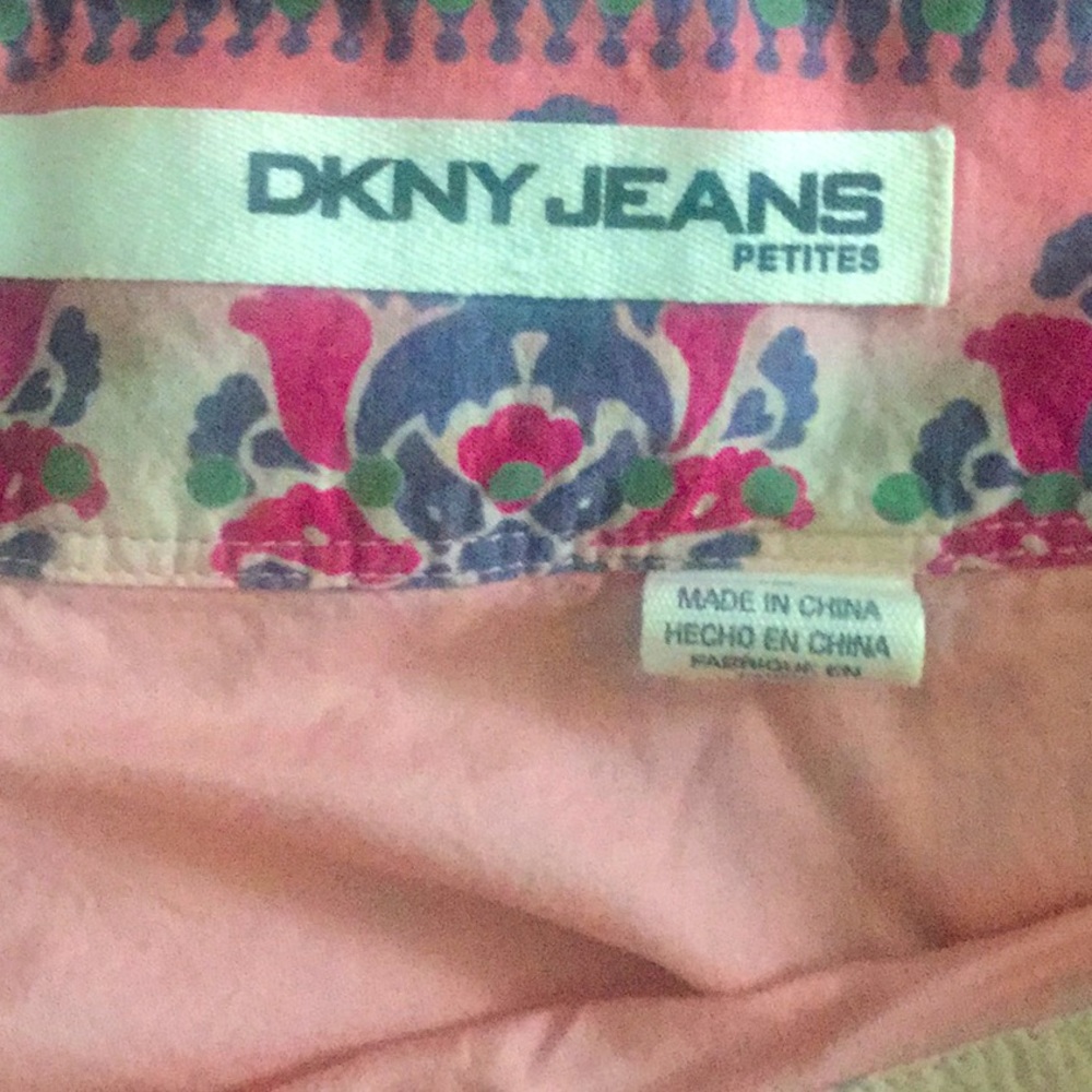 Sweet Summer skirt by DKNY - Picture 4 of 9